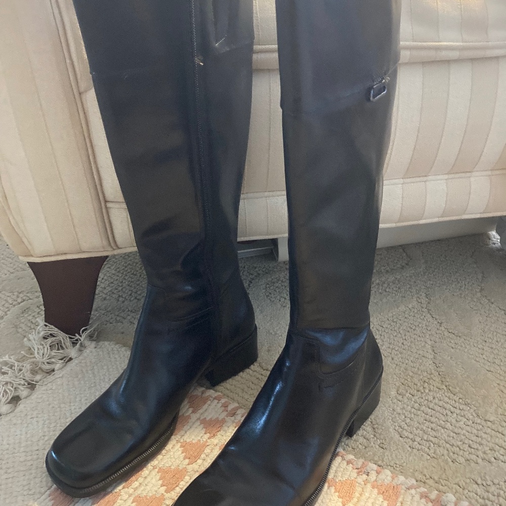 Enzo Angiolini black leather boots